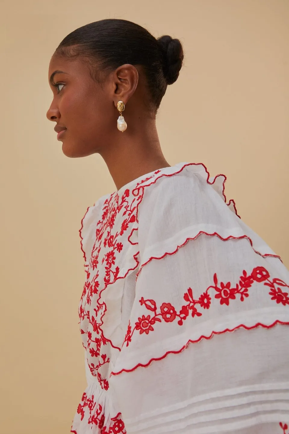 FARM Rio Chemisiers<Blouse à manches longues brodée blanc cassé et rouge