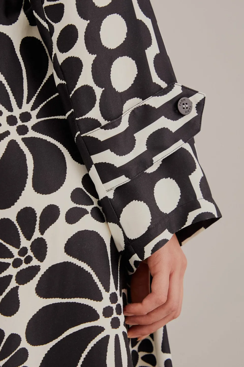 FARM Rio Robes Midi<Chemise noire en viscose Palermo Lenzing™ Ecovero™