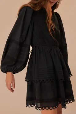 FARM Rio  Robes Courtes<Mini-robe à manches longues en dentelle noire