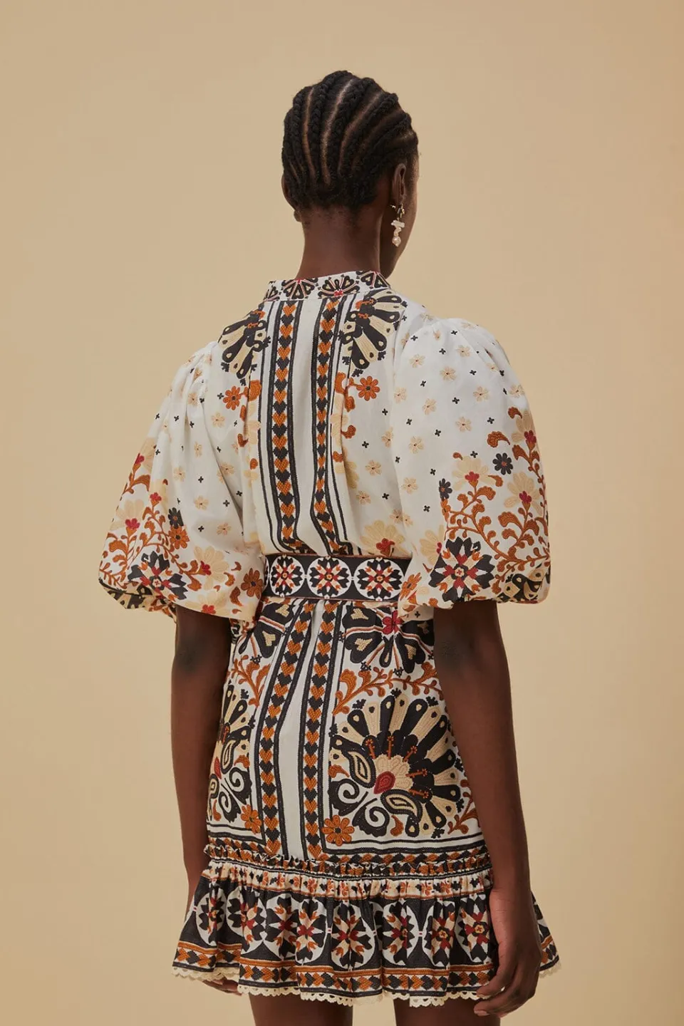 FARM Rio Robes Courtes<Robe courte blanc cassé à tapisserie éventail de fleurs