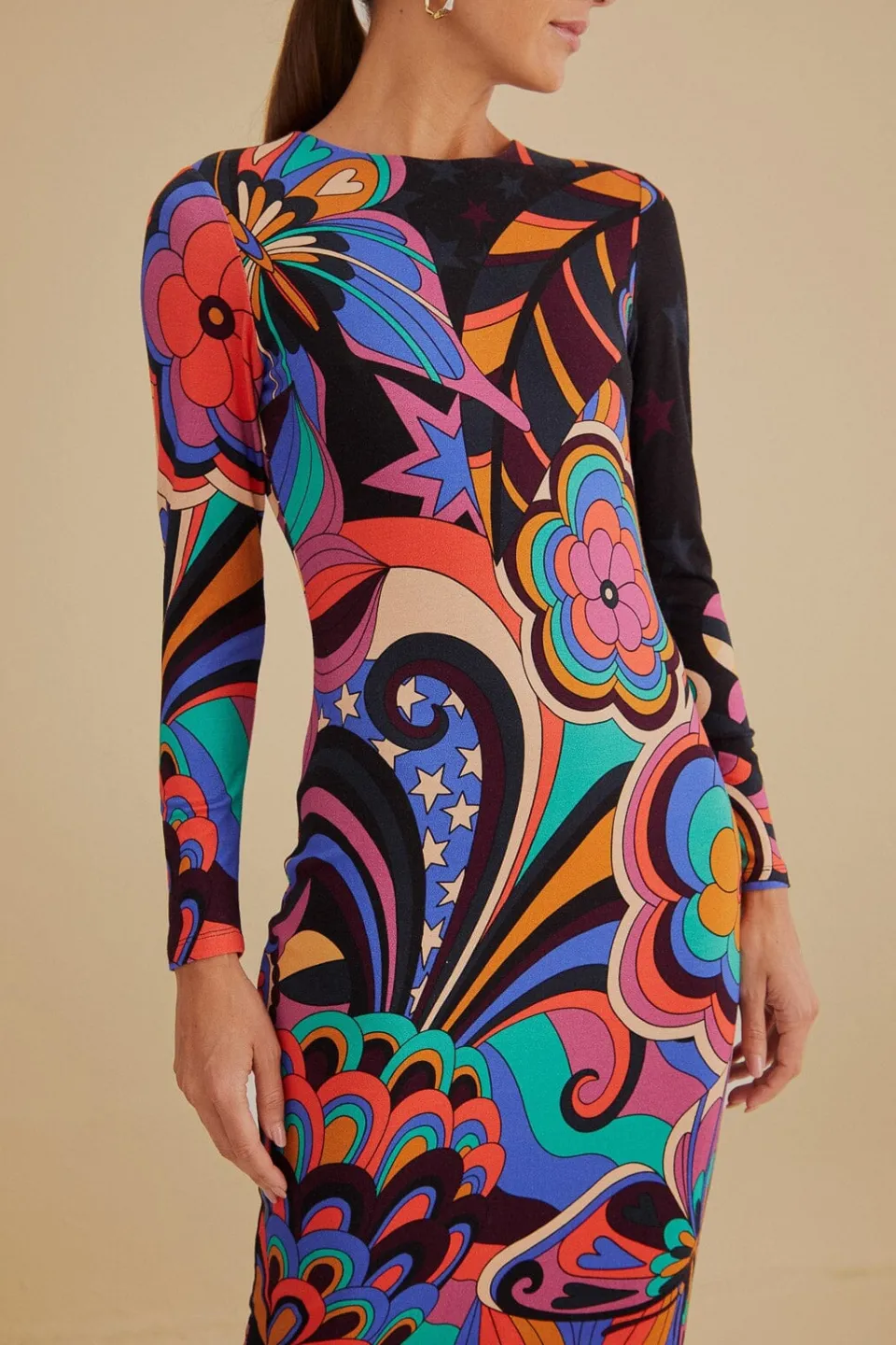 FARM Rio Robes Midi<Robe midi noire en viscose Vibe Lenzing™ Ecovero™ années 70