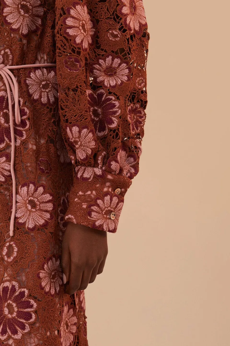 FARM Rio Robes Midi<Robe mi-longue en guipure à tapisserie marron Gigi
