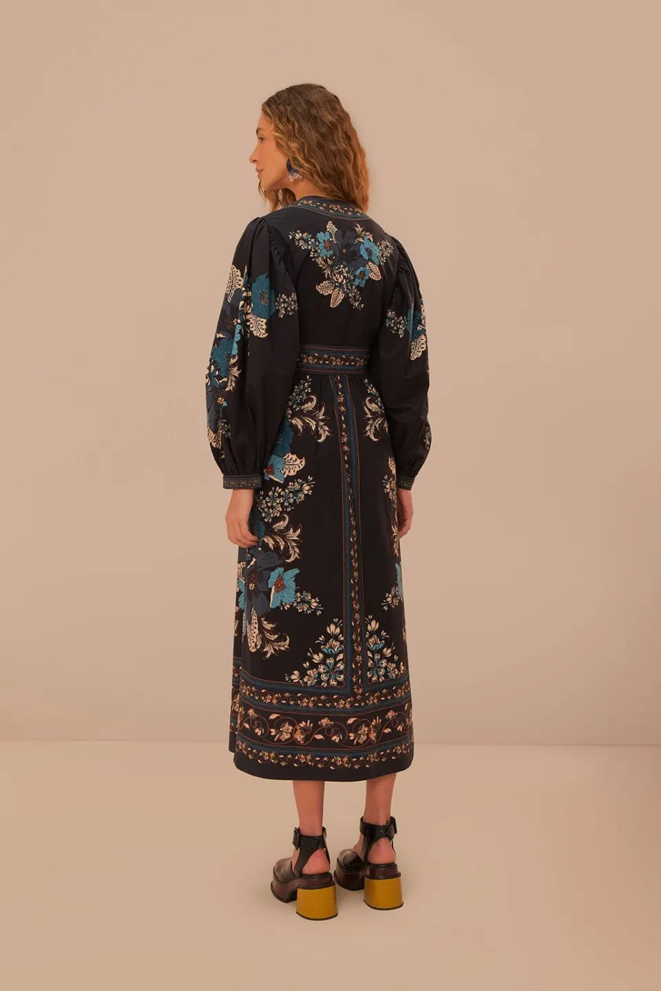 FARM Rio Robes Midi<Robe mi-longue noire à motif tapisserie fleurie