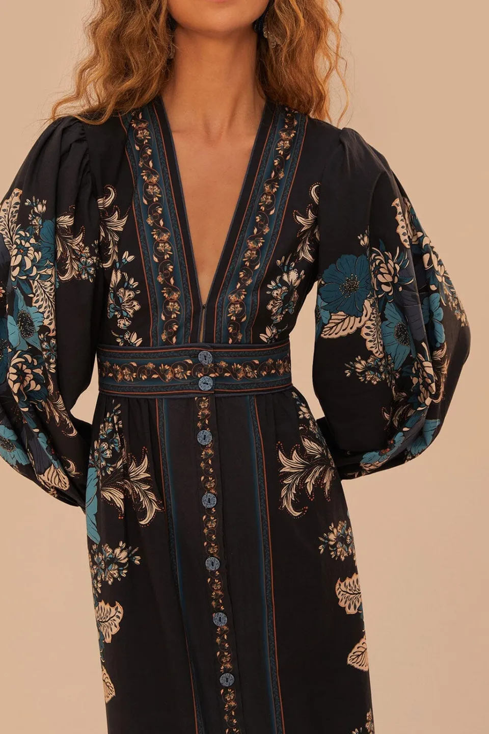 FARM Rio Robes Midi<Robe mi-longue noire à motif tapisserie fleurie