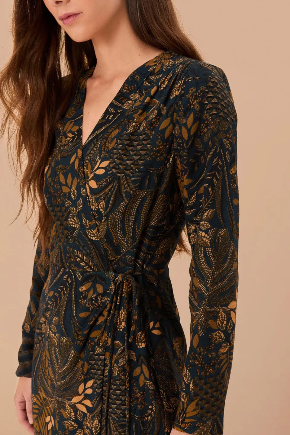 FARM Rio Robes Courtes<Robe portefeuille courte en viscose LENZING™ ECOVERO™ à pois bleu sarc