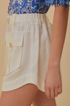FARM Rio  Shorts<Short blanc cassé à poches cargo
